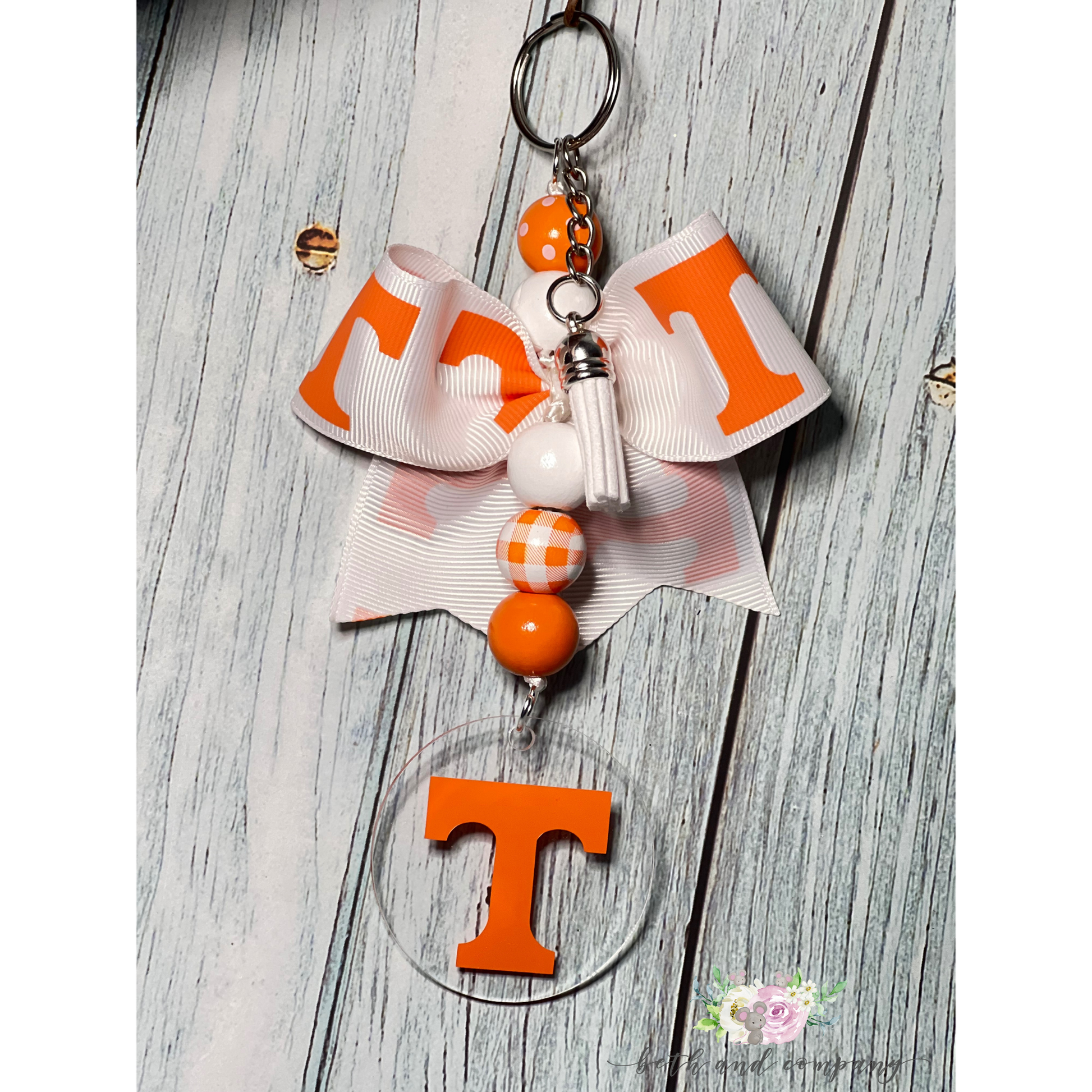 Tennessee Keychain with Bow - Beth and Company