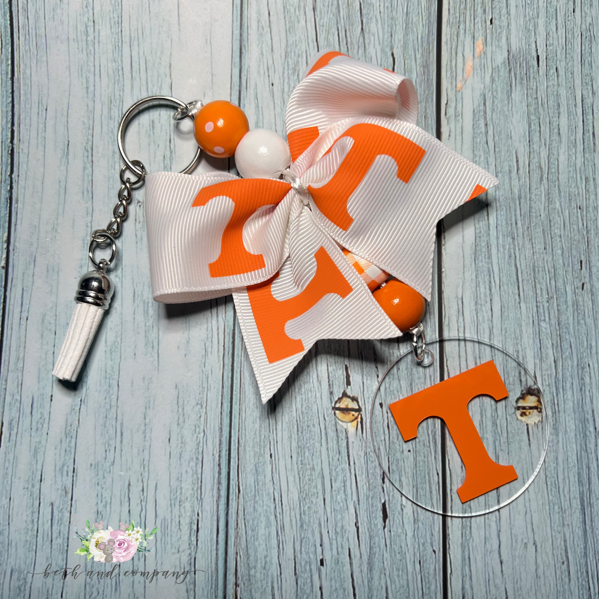 Tennessee Keychain with Bow - Beth and Company