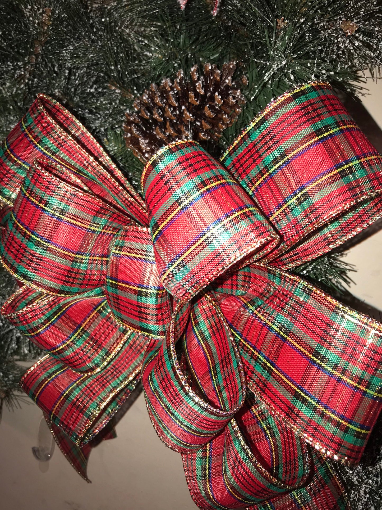 Christmas Bow, Traditional Christmas Plaid wreath bow - Beth and Company