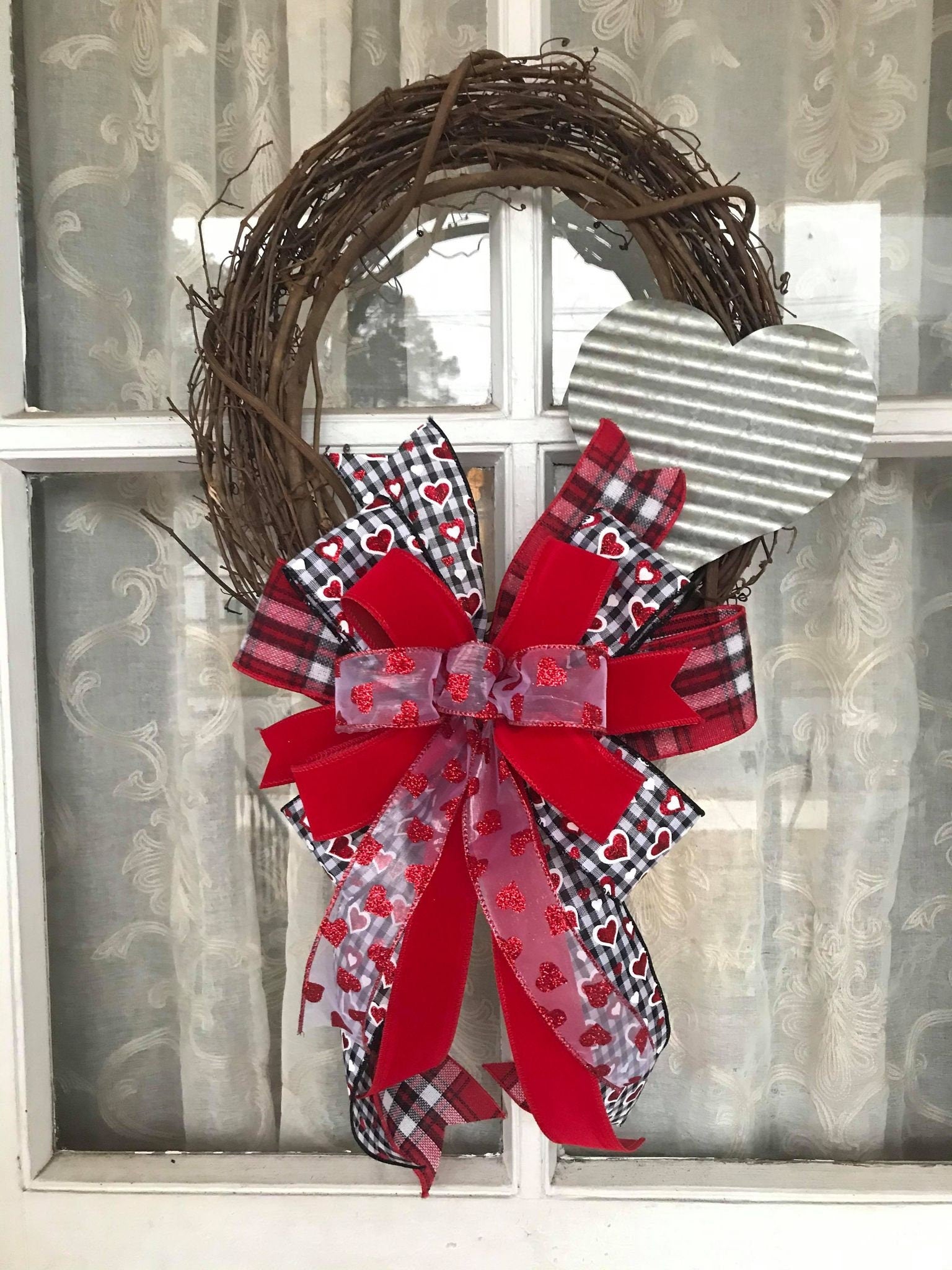 Farmhouse Valentine's Day Black and White Buffalo Plaid Wreath with  Galvanized Heart