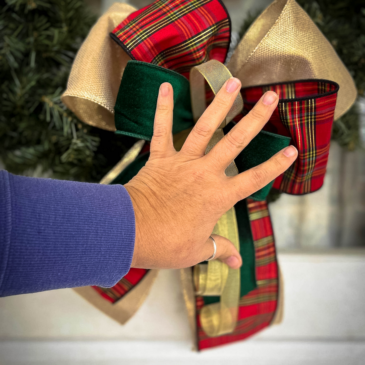 Elegant Edinburgh Plaid Christmas Bow