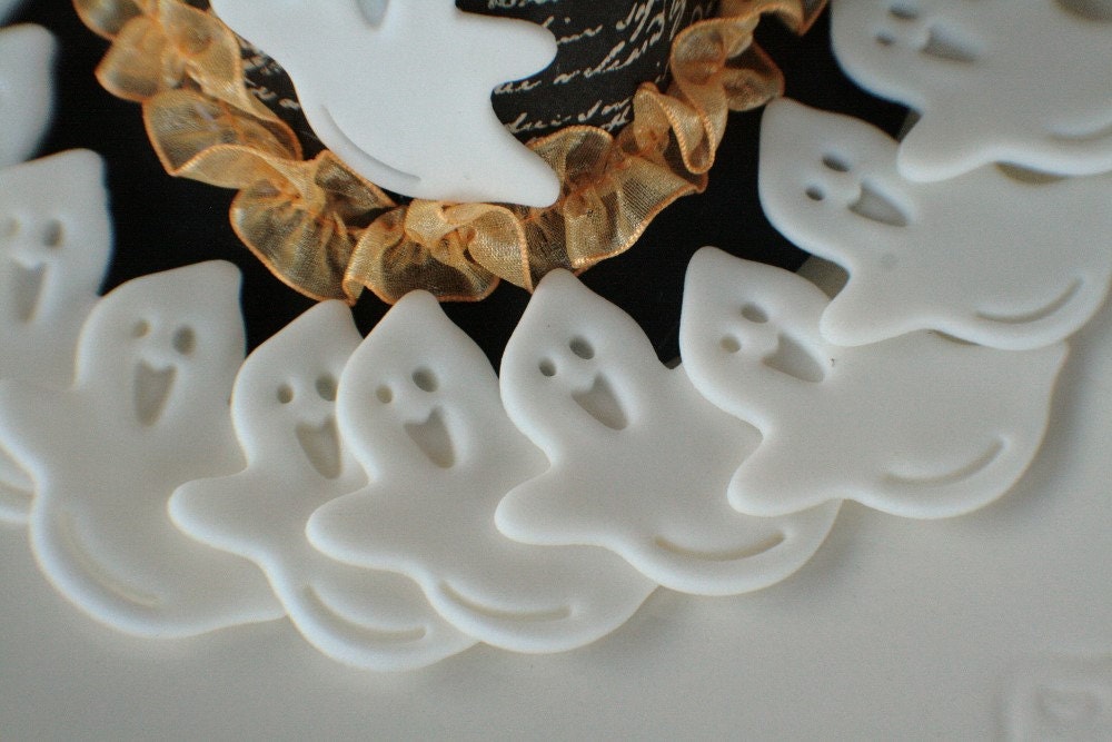 Fondant Halloween Cupcake Toppers/ Edible Halloween White Fondant Ghosts / Sold by the Dozen