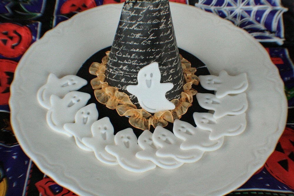 Fondant Halloween Cupcake Toppers/ Edible Halloween White Fondant Ghosts / Sold by the Dozen