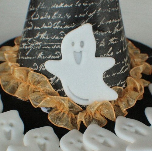 Fondant Halloween Cupcake Toppers/ Edible Halloween White Fondant Ghosts / Sold by the Dozen