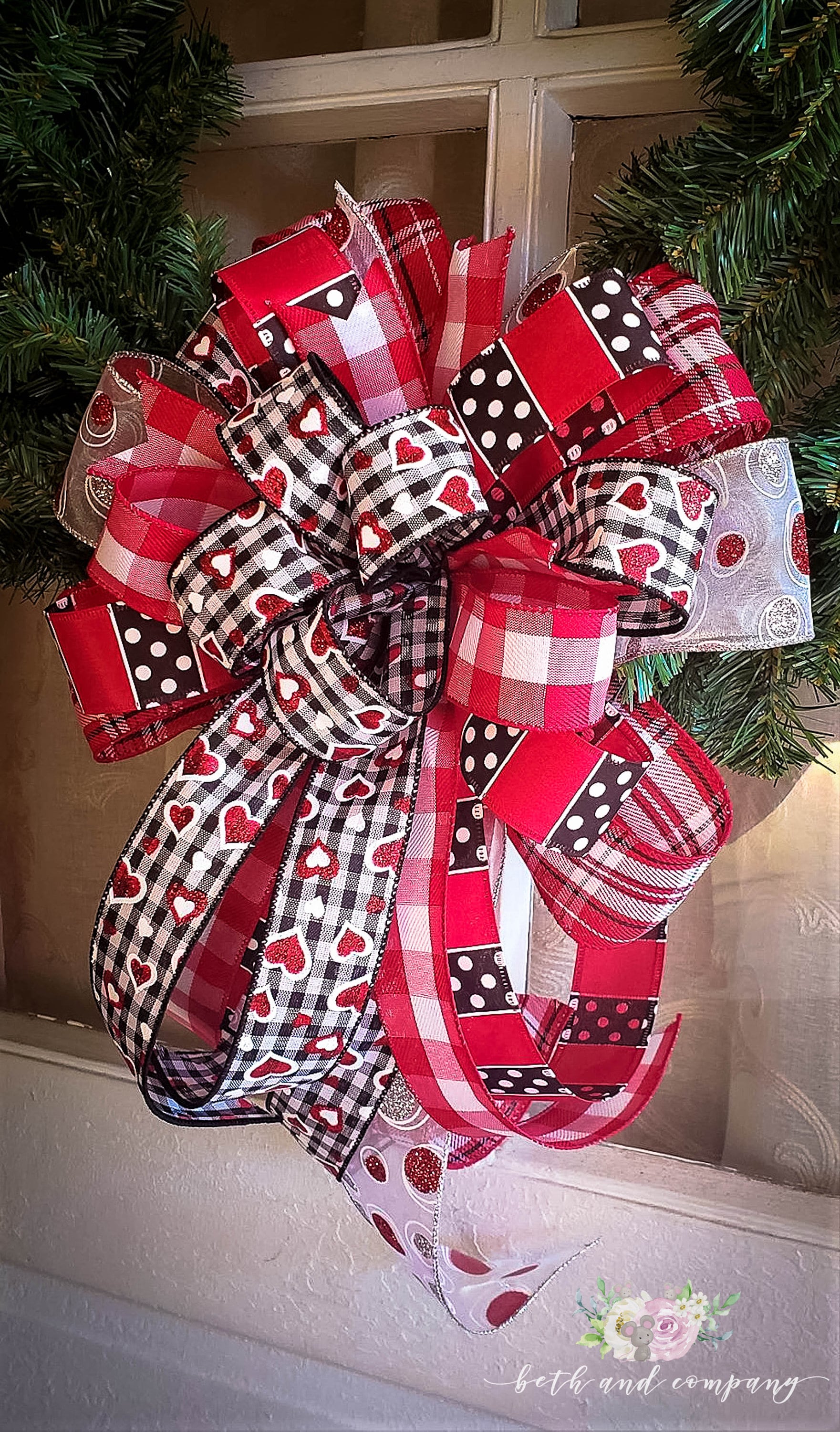 Farmhouse Valentine's Day Black and White Buffalo Plaid Wreath with Ga –  Beth and Company