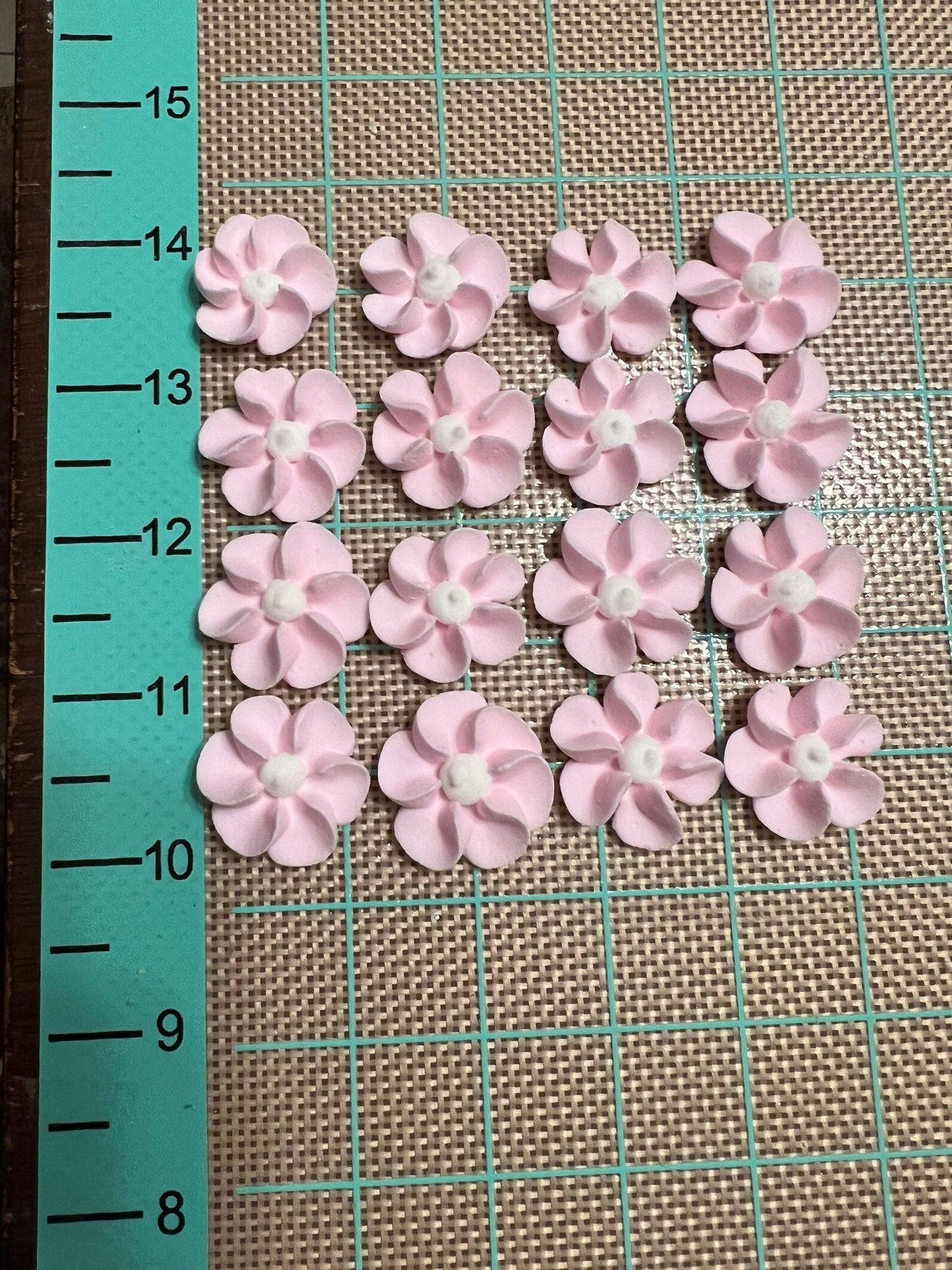 Royal Icing Flowers  Large Soft Pink Edible Drop Flowers  Sugar Flowers for Cake Decorating